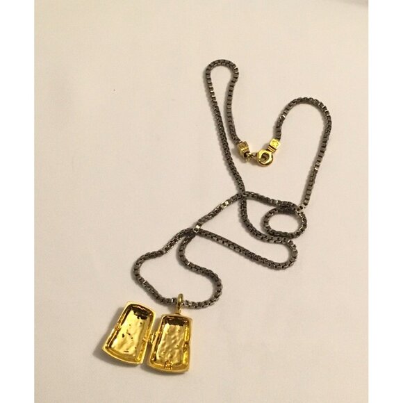 Liz Claiborne Silver Gold Tone Necklace Pendant Heart Locket Bookchain 32 “ - Picture 4 of 4